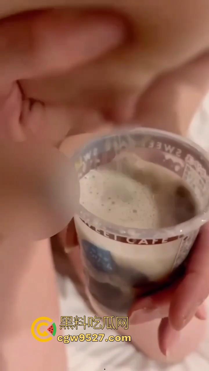 约炮刚孕期结束的大奶炮友，刚生完孩子就是好操很多，事后还贴心给我来了一杯人妻母乳咖啡，这奶真甜啊！  第6张