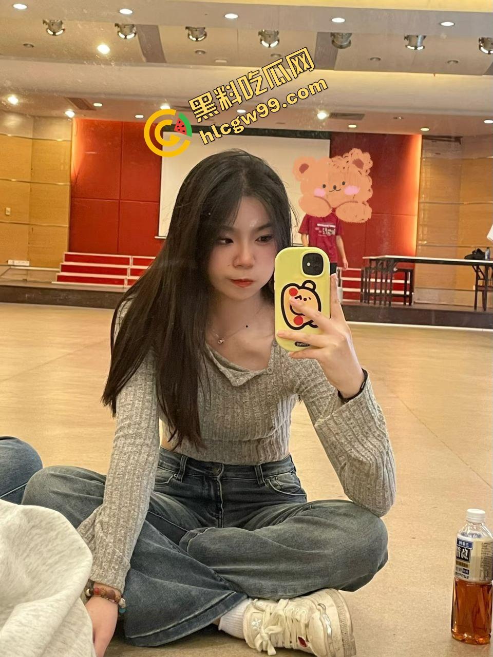 九江学院反差女大学生【冯婉颖】放假在家尝试SM，玩具奶夹发骚露奶夹奶头！独家曝光流出！  第3张