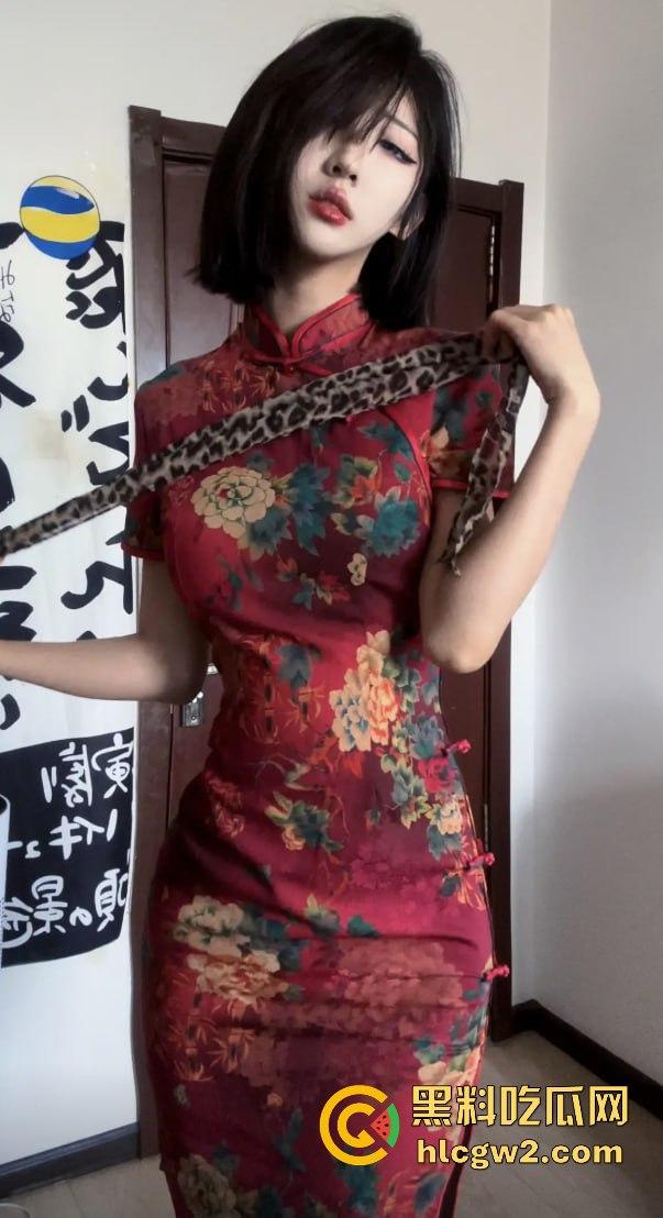 抖音40W粉反差婊网红【行简】第二弹母狗属性拉满 穿白丝露穴直播  前面刚玩出翔现在又来新骚操作！ 第6张