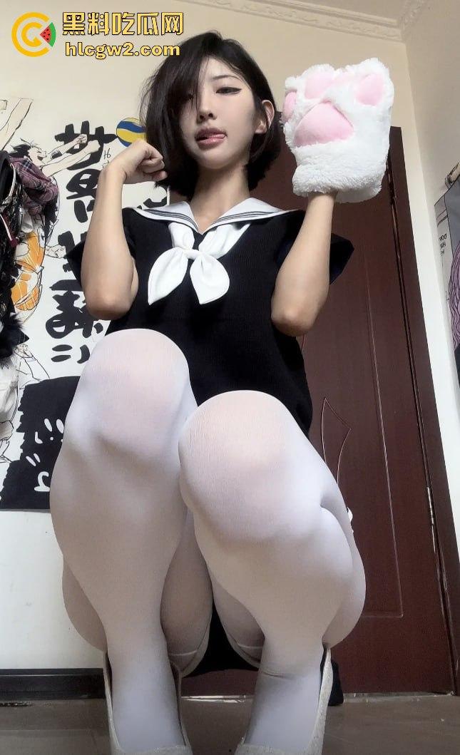 抖音40W粉反差婊网红【行简】第二弹母狗属性拉满 穿白丝露穴直播  前面刚玩出翔现在又来新骚操作！ 第15张