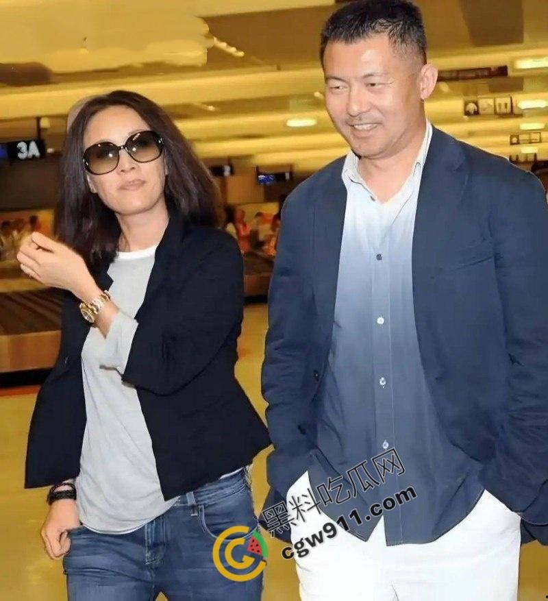 华语天后【那英】婚姻危机！老公【孟桐】千金包下会所，猛烈爆操美女骚穴，视频曝光炸裂，骂声一片！  第18张