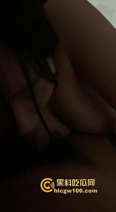 瓜友约炮极品清纯眼镜妹【谢雪莹】就读于武汉工商学院大一级，表面纯洁无瑕 私下却骚气满满！  第8张