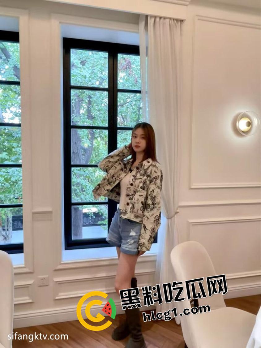 上美高颜值学姐 气质与风骚并存 情人节送花就能打炮 呻吟叫声爽撸 私密偷拍流出  第5张