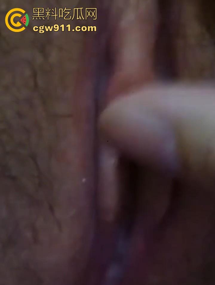 广州外企白领高管【沈佳奕】跟男友自拍啪啪流出，口交深喉吞精，一线天白虎嫩穴猛插，直接看射了！  第6张