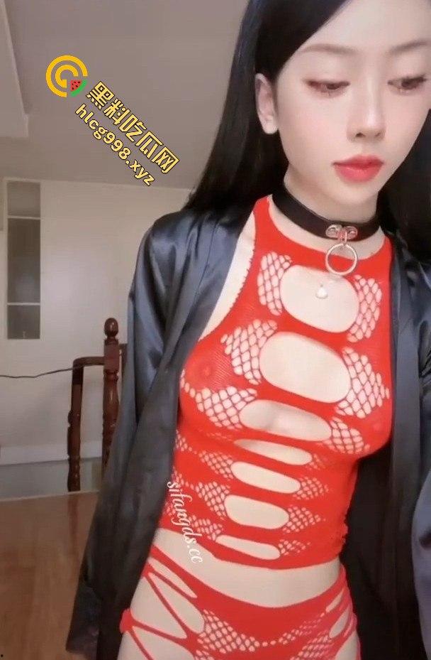 抖音女神【小蕙影像】反差炸裂！定制脱衣舞流出，超骚演出让人直呼受不了！  第5张