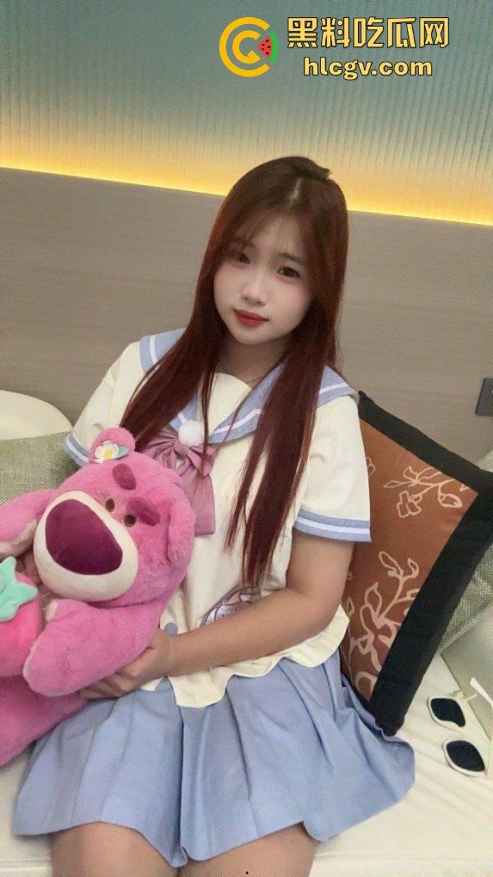 武汉学院【刘雨希】蹦迪买醉后被陌生男捡尸 樱桃小嘴被无情暴插 偷拍视频疯传  第1张