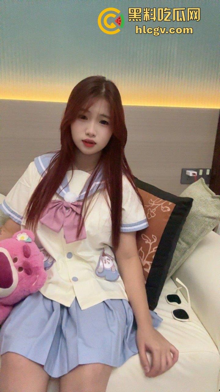 武汉学院【刘雨希】蹦迪买醉后被陌生男捡尸 樱桃小嘴被无情暴插 偷拍视频疯传  第2张