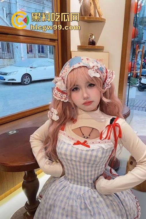 抖音反差骚母狗网红主播【胖狗崽】付费内容曝光，露脸真空骚舞极品，身材一览无遗，诱惑满满！  第3张