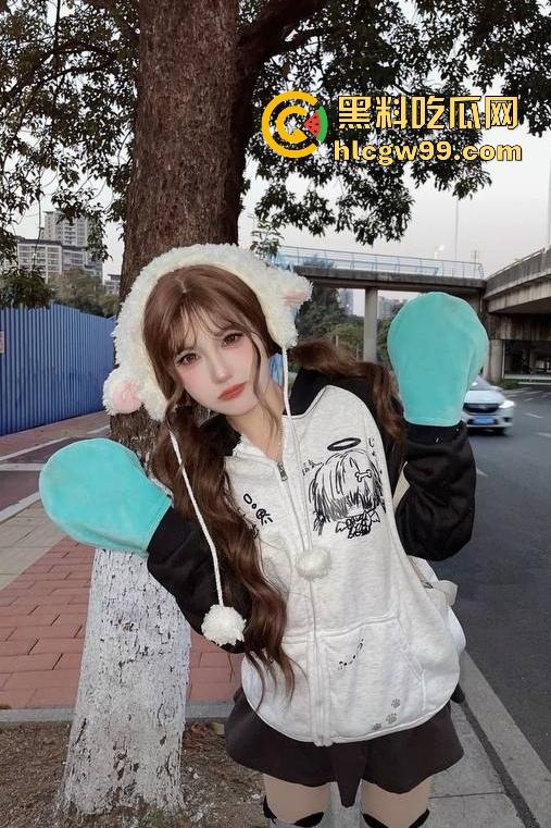 抖音反差骚母狗网红主播【胖狗崽】付费内容曝光，露脸真空骚舞极品，身材一览无遗，诱惑满满！  第4张