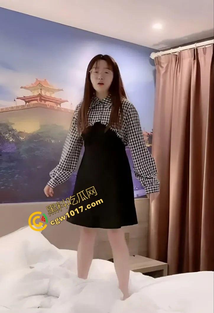 阜阳乡村网红【赵小娜】酒店激情做爱翻车现场！巨乳肥臀主动骑乘，简直就是骚浪贱！  第2张