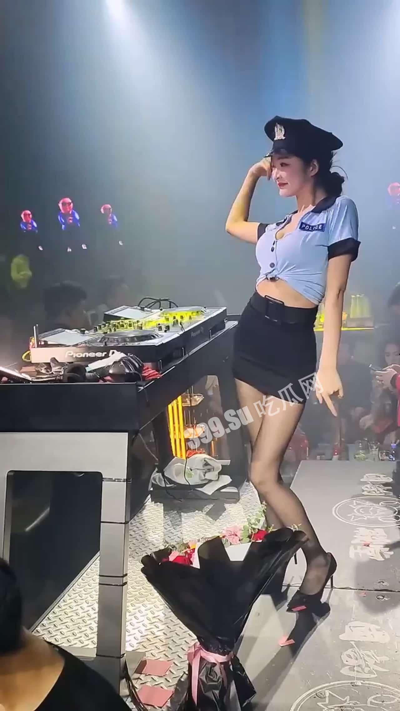 夜场baby  父母为她们感到骄傲 第3张