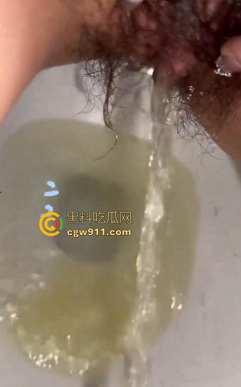 湖南反差婊【姚婷婷】重口调教视频泄露，尿尿掰逼揉奶，深入蜜穴自慰，狂揉粉嫩奶子，画面淫靡诱惑爆棚！  第6张