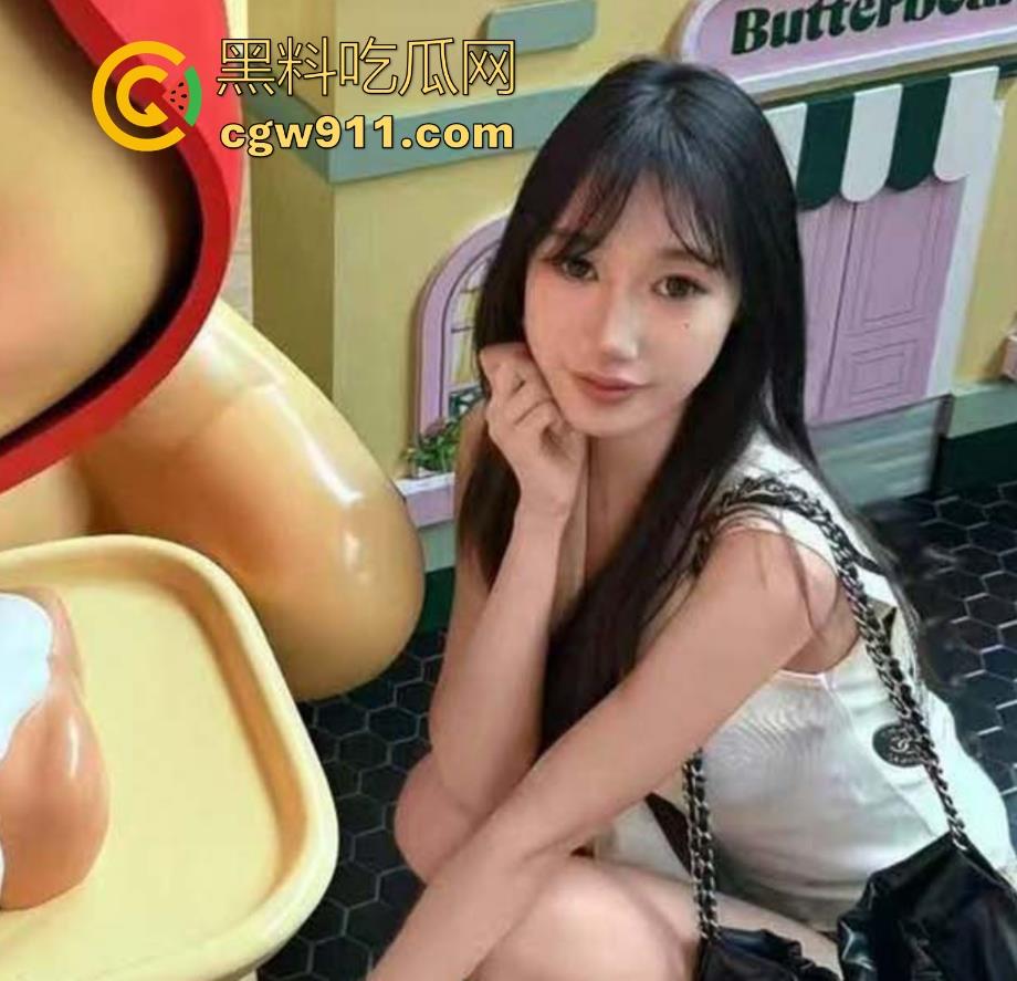 合肥大学大二学生【严慧莉】极品性感学姐被富二代轻松拿下，跪舔粗硬鸡巴，无套后入，淫话连篇！  第1张