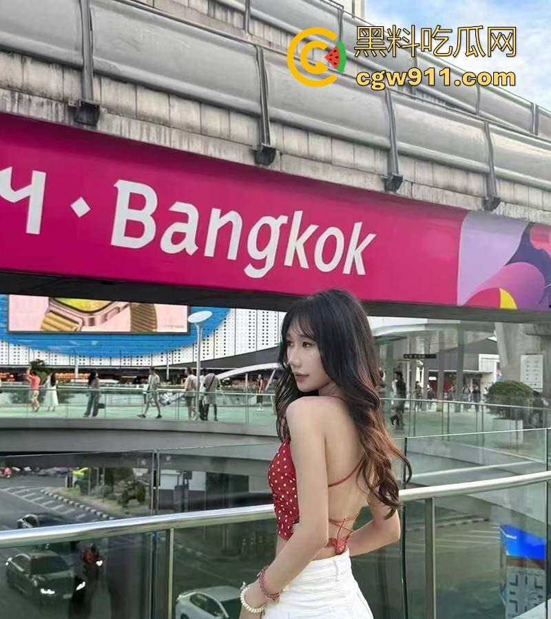 合肥大学大二学生【严慧莉】极品性感学姐被富二代轻松拿下，跪舔粗硬鸡巴，无套后入，淫话连篇！  第2张