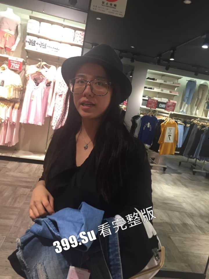 露脸轻熟女 #陆丽 海量自拍32v流出 十个眼镜九个骚 被操时还在和员工打电话 克制着不敢叫床 很刺激很反差 配合情郎喜好各种制服  第5张