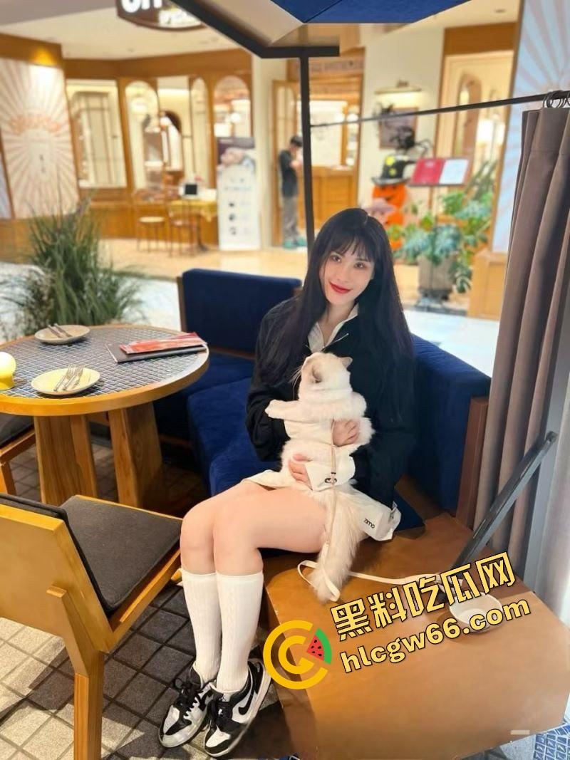 绿帽神人【icicis】操疯健身房！牵老婆勾瑜伽教练4P乱战，骚妻被群插射成精液储藏罐！  第3张