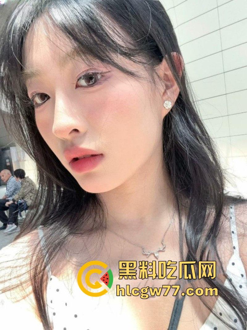 独家爆料 浙江无锡科技职业学院【方诗蕊】私密照流出 口交深喉技术爽翻男友 无套猛烈抽插校花叫不停！  第4张