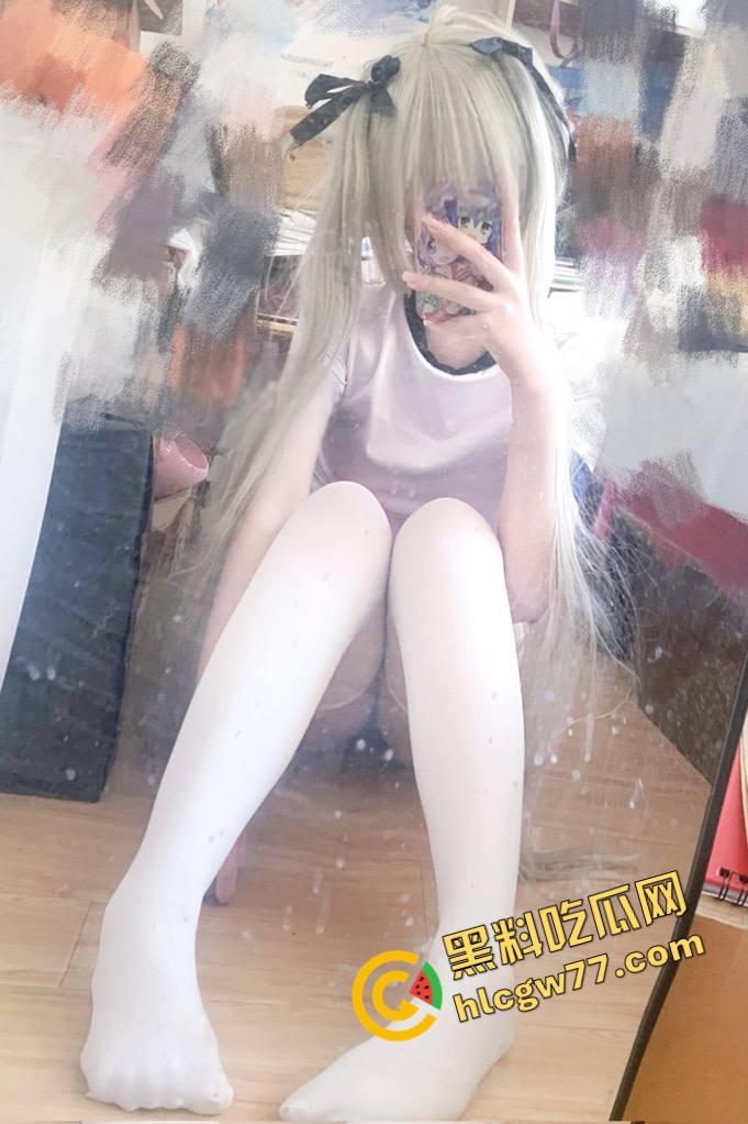 推特【千叶酱】极品JK萝莉白虎嫩逼勾魂，白丝黑丝裹小奶子浪得炸眼，cos校色骚洞漏光狂撩！  第3张