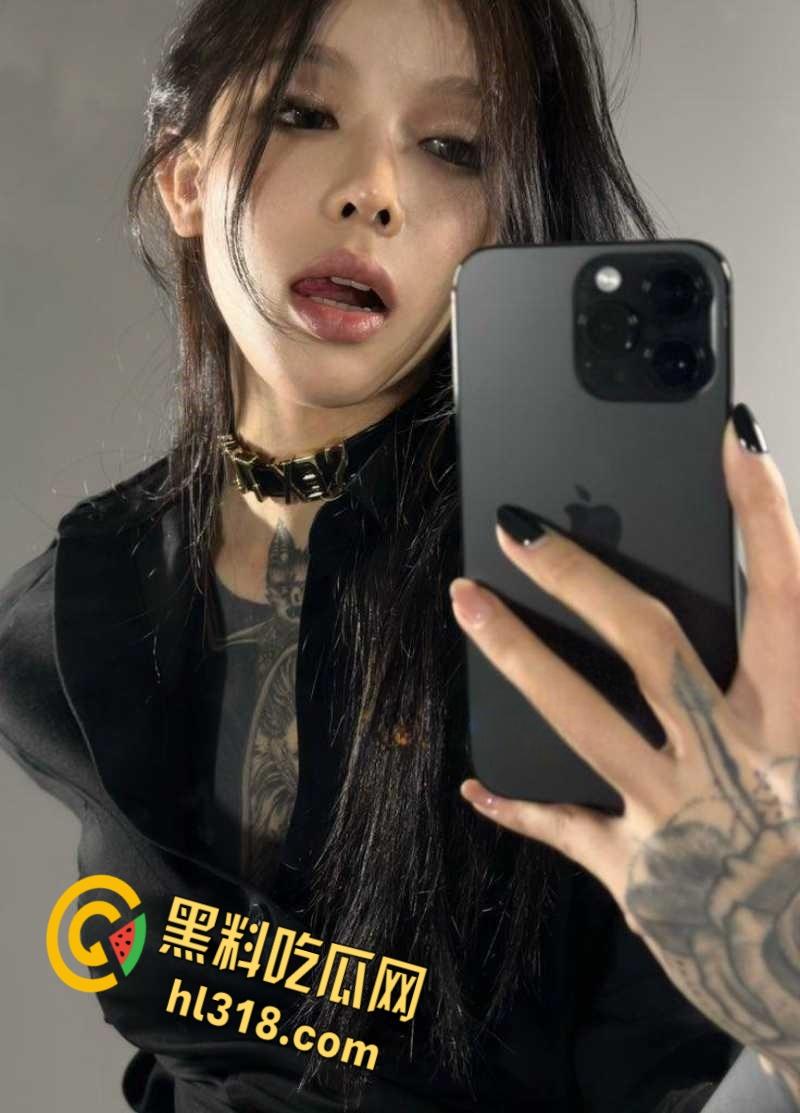 推特福利姬花臂女神，性感翘臀自慰求操，纹身的女性不一定就是坏女人，但是一定就很骚！  第2张