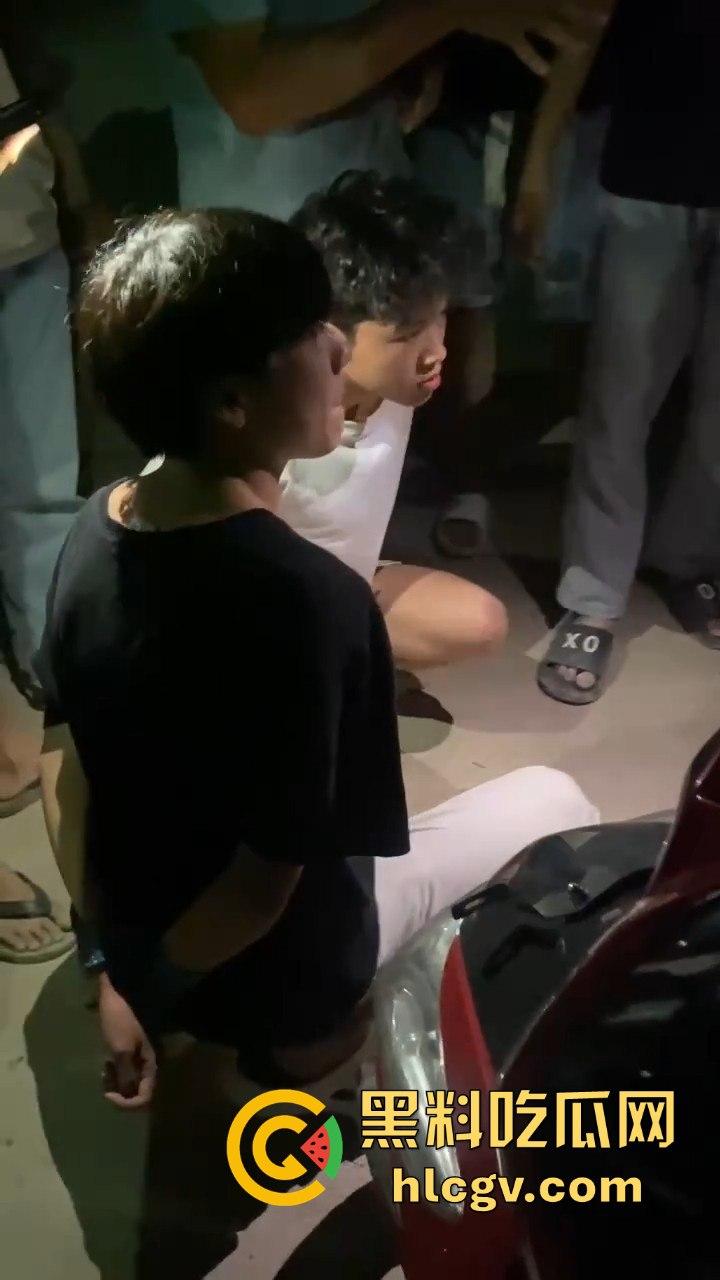 饶平霞东公园精神小伙偷车被当场抓获,装逼不成反成笑话! 第9张 饶平霞东公园精神小伙偷车被当场抓获,装逼不成反成笑话! 第9张