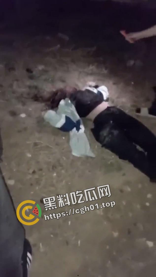 外网疯传 伏尔加格勒两女生跳楼自杀 死前发布甜美自拍 现场收尸视频流出 血腥慎点  第4张