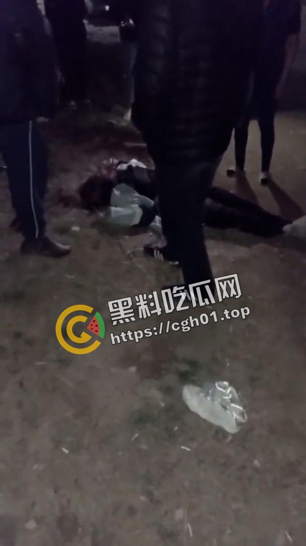 外网疯传 伏尔加格勒两女生跳楼自杀 死前发布甜美自拍 现场收尸视频流出 血腥慎点  第5张