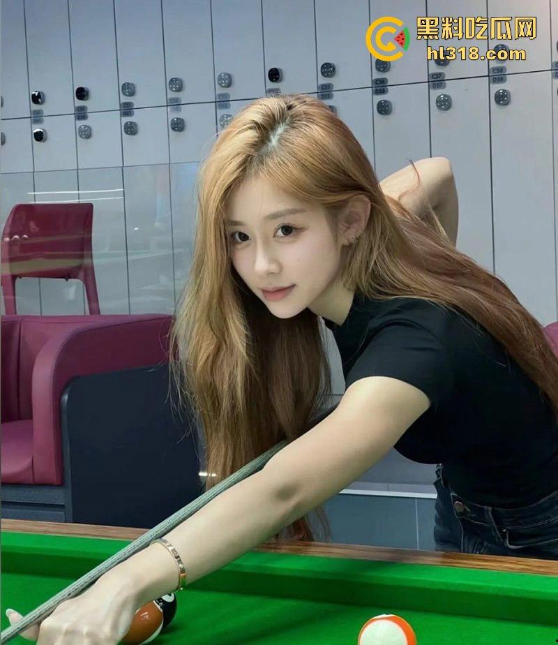 四川美术学院【苏筱】性爱视频流出，高颜值女大多种情趣内衣，大秀诱人胴体，撸点极高！  第2张