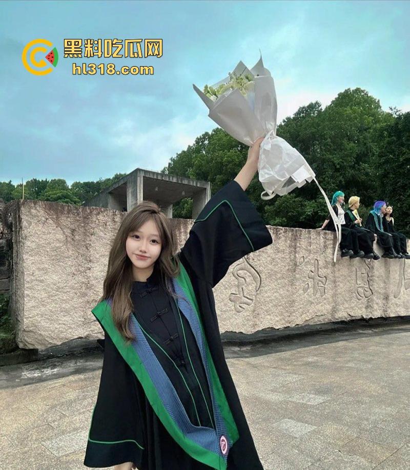 四川美术学院【苏筱】性爱视频流出，高颜值女大多种情趣内衣，大秀诱人胴体，撸点极高！  第4张