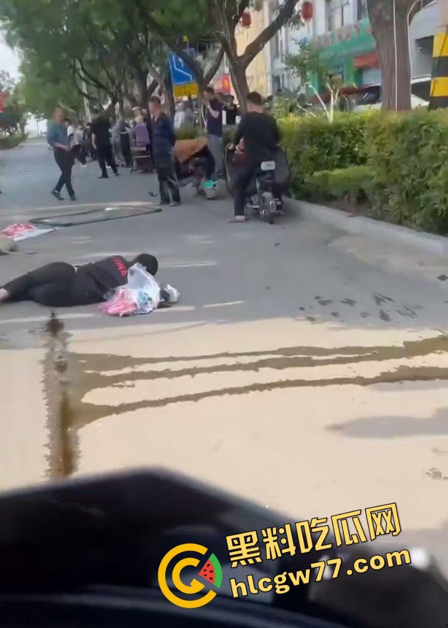 山东滕州醉驾狂魔婚礼后撞爆公交站，7死1伤，公安局忙封嘴删视频！观众说给钱！  第6张