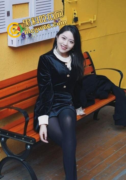 湖北艺术学院大三贱货【杨豆豆】出轨勾搭李某轩被男友抓包，怒甩啪啪视频报复，这渣女骚技满级才敢浪！  第2张