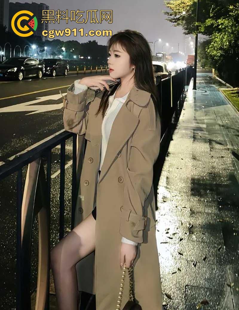 华中科技大学清纯学霸【刘思思】不雅视频流出，和男友玩捆绑调教，脸穴同框超反差，完全没有女学霸的样子！  第1张