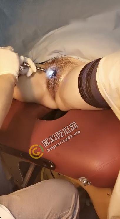 女子 SPA 养生馆玩法真多啊 普通按摩已经无法满足少妇 往阴唇放了春药再用按摩棒刺激  第6张