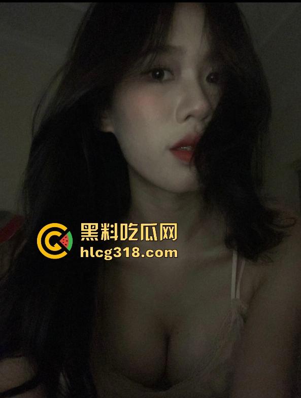 武汉生物工程学院社团师姐【林鹤敏】跟学长男友性爱爆发在二楼食堂直接开炮，被学弟偷拍曝光！  第1张