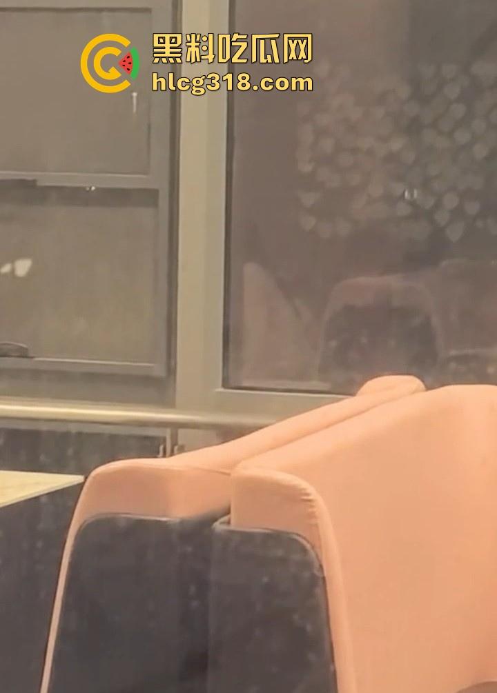 武汉生物工程学院社团师姐【林鹤敏】跟学长男友性爱爆发在二楼食堂直接开炮，被学弟偷拍曝光！  第7张