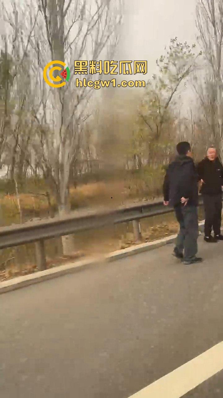 辽宁沈阳苏家屯高速突发大巴车祸！疑似载满辽宁师范大学学生，现场一片狼藉！  第7张