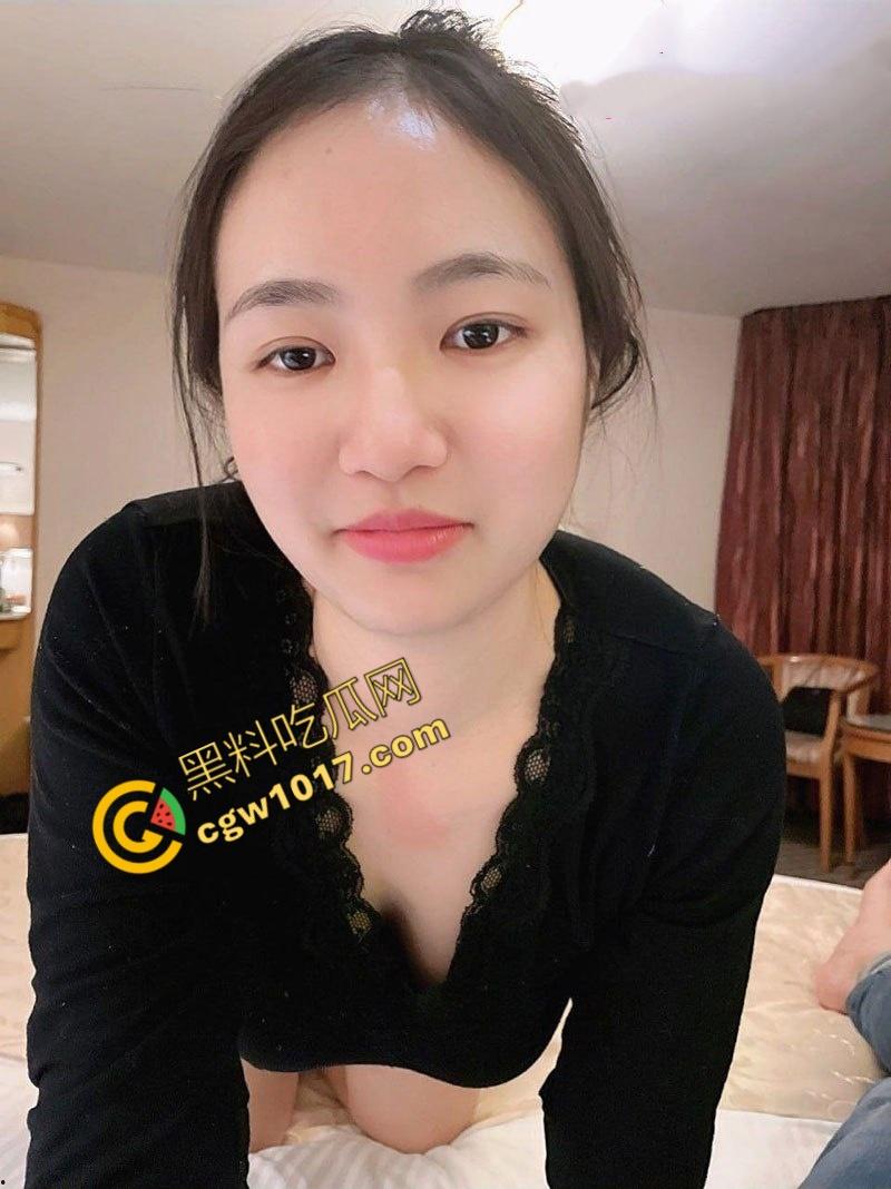 成都极品人妻【林伊敏】偷情曝光：狂野抽插无保护，性欲旺盛淫情不断，偷欢反差婊成网络热门，逼毛多密性瘾超强！  第1张