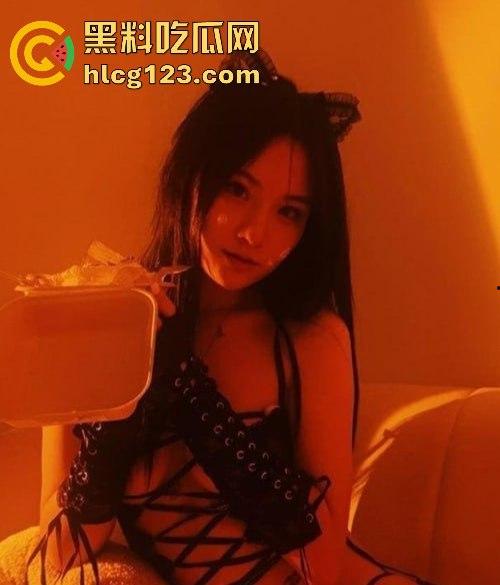 京城富二代带领车模开房大戏！多位女神级车模全裸跪地求操！花式调教让她们高潮迭起，嘴里全是求再操！  第2张