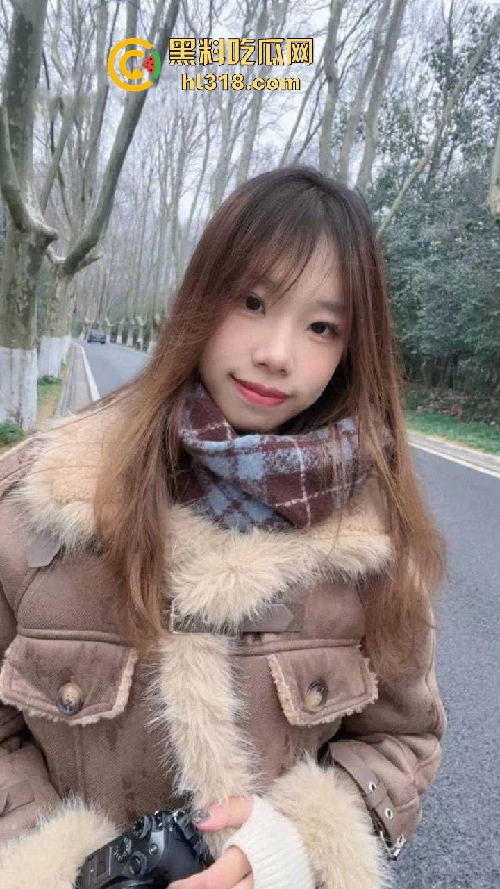 湖南工商职业学院超清纯学妹【刘晓葵】网恋裸聊遭渣男录屏,脸穴同框自慰,粉嫩娇躯浓密私处,反差拉满! 第4张 湖南工商职业学院超清纯学妹【刘晓葵】网恋裸聊遭渣男录屏,脸穴同框自慰,粉嫩娇躯浓密私处,反差拉满! 第4张