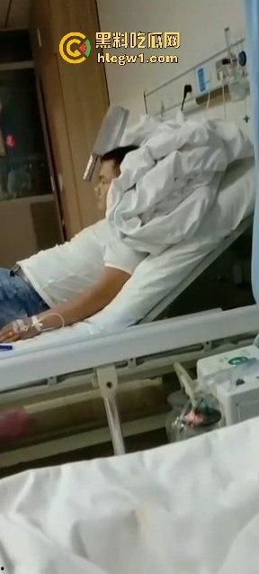 山西捉奸场面刺激！给奸夫脑门上来一菜刀，插得稳稳的，医院都不敢拔！  第4张