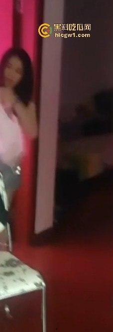 山西捉奸场面刺激！给奸夫脑门上来一菜刀，插得稳稳的，医院都不敢拔！  第7张