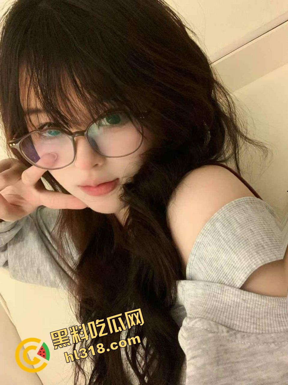 瘦逼不如肥逼爽，厚肉包夹鸡巴一发入魂，这种软嫩夹心糖日了都想哭，肥逼才是男人的快乐老家！  第5张