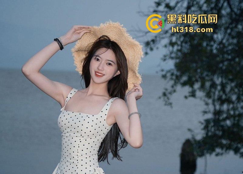 海角乱伦，跳蛋玩弄女儿骚穴，巨乳摇晃狂揉，爽到浑身抽插浪叫不止！我也射了好多给她！  第2张