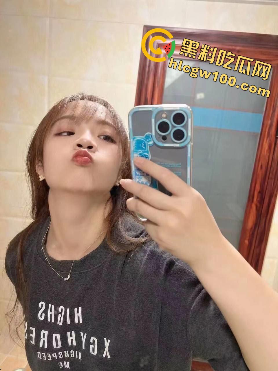 杭州工商大奶银行职员【王雅敏】，为求上位主动给领导当狗，被调的夸夸扇自己耳巴子  第1张