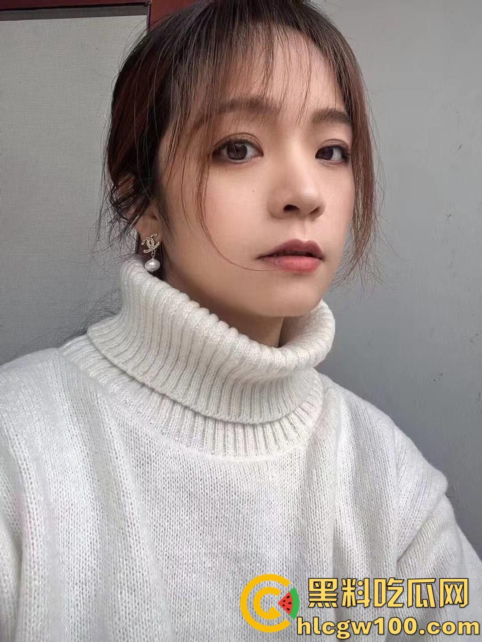 杭州工商大奶银行职员【王雅敏】，为求上位主动给领导当狗，被调的夸夸扇自己耳巴子  第2张