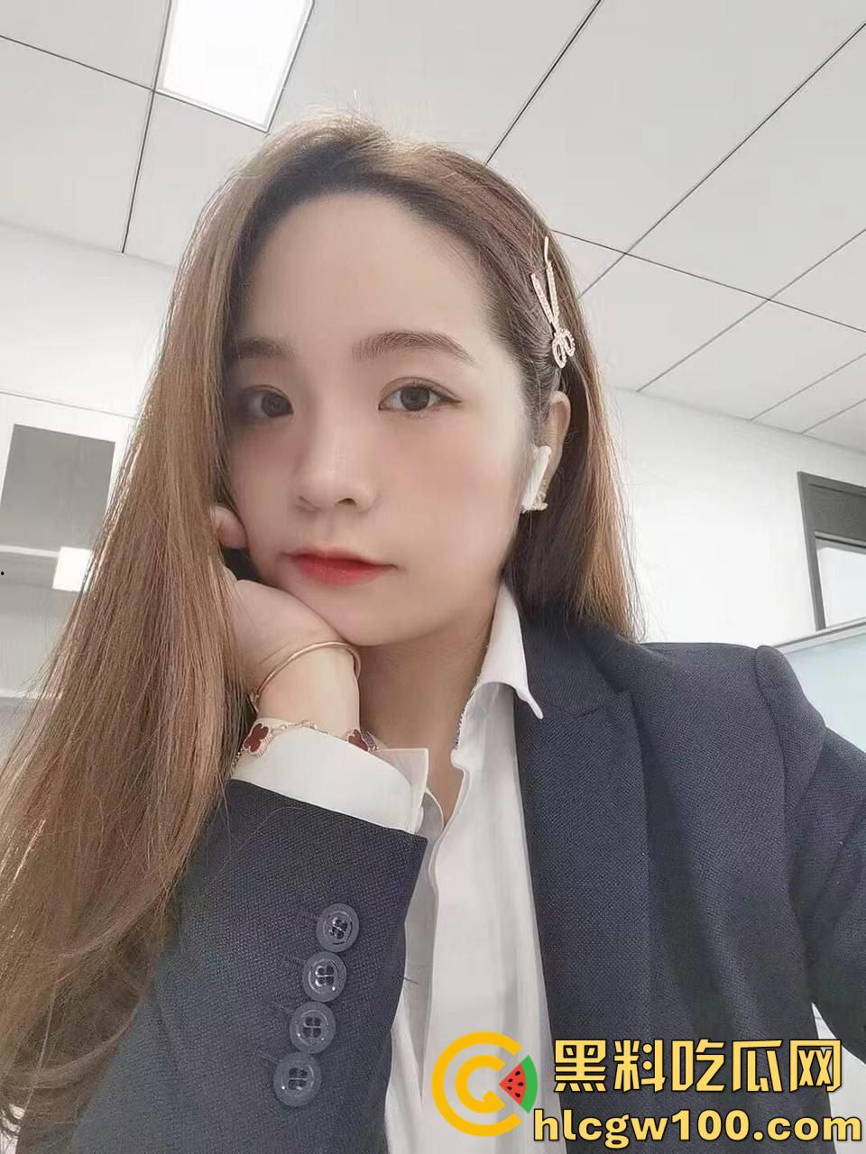 杭州工商大奶银行职员【王雅敏】，为求上位主动给领导当狗，被调的夸夸扇自己耳巴子  第4张