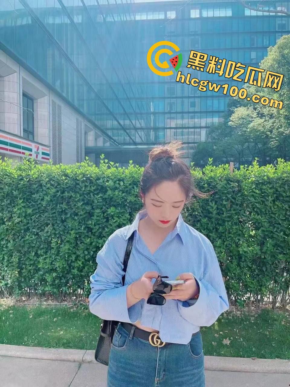 杭州工商大奶银行职员【王雅敏】，为求上位主动给领导当狗，被调的夸夸扇自己耳巴子  第5张