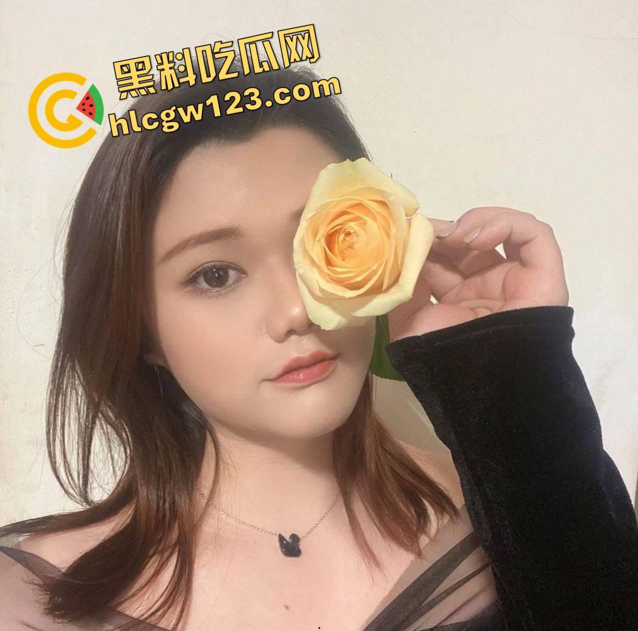 山东07嫩妹子【焦思思】初入职场就被大屌主管后入暴操，打桩干穿小嫩逼，淫水满盆忍不住喷水浪叫！  第1张