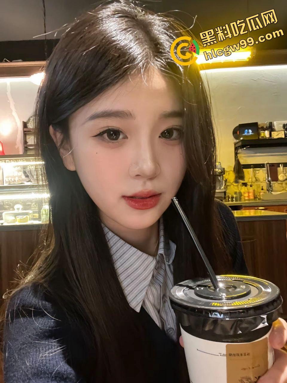 哈工大反差女大露出癖母狗『林楚涵』宿舍内刺激露奶，骚闺蜜帮拍渔网站立后入暴操！独家曝光流出！  第4张