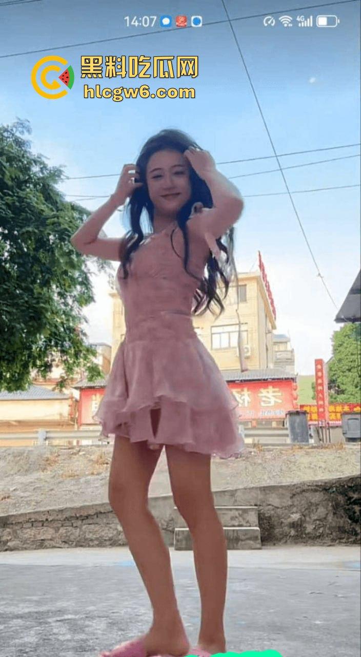 抖音高颜值反差网红【王在在】大胆漏出私拍私密照和性爱视频流出遭到曝光。  第6张