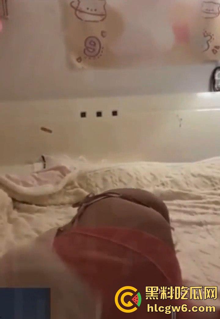 抖音高颜值反差网红【王在在】大胆漏出私拍私密照和性爱视频流出遭到曝光。  第8张